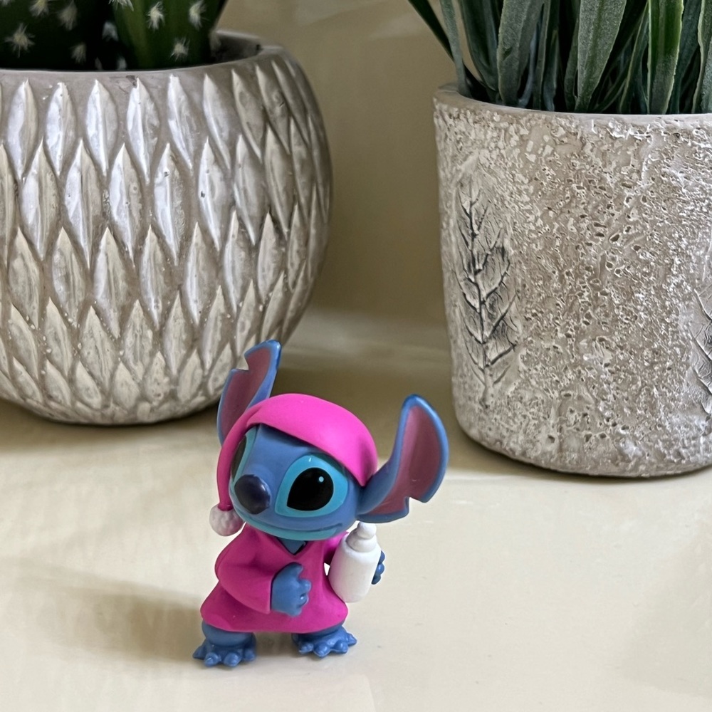 Disney mystery Valentine’s Day hearts Stitch figure